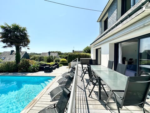 Magnifique Villa – Piscine chauffée - Terrasse Villa in Clohars-Carnoët