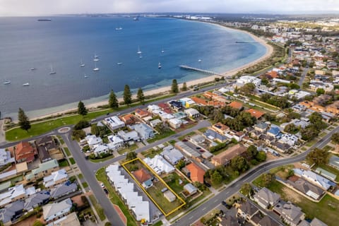 Family Fun Your beach and fishing delight Haus in Perth