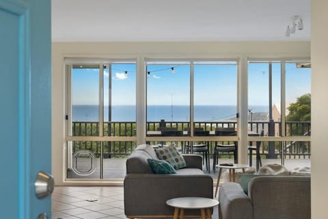 48 Rumbelow St - BYO Linen - Sea Views - Family Friendly House in Encounter Bay