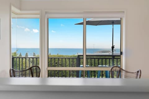 48 Rumbelow St - BYO Linen - Sea Views - Family Friendly Maison in Encounter Bay