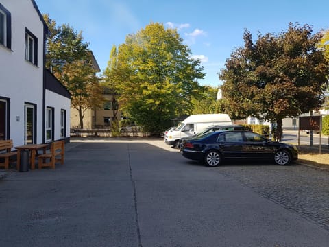 Property building, Neighbourhood, Natural landscape, Street view