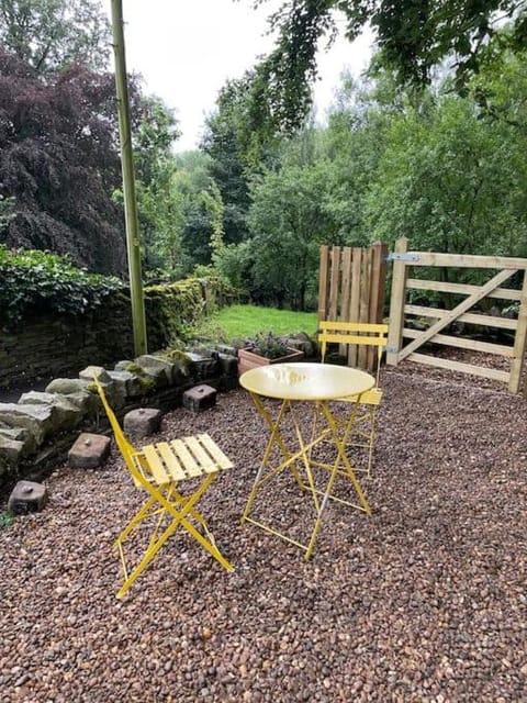 The Hen House A beautifully situated open plan chalet House in Pendle District