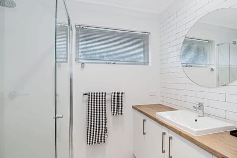 Prime Location 2 Bed Renovated in Royston Park House in Adelaide