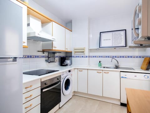 Kitchen or kitchenette, dishwasher, pet friendly, washing machine