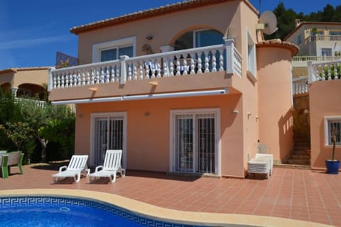 View (from property/room), Balcony/Terrace, sunbed