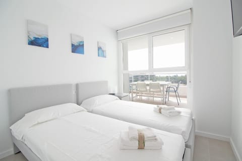 Global Properties, Apartamento con terraza, vistas al mar y a la piscina Apartment in Port de Sagunt