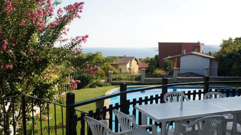 Garden, Balcony/Terrace, Beach