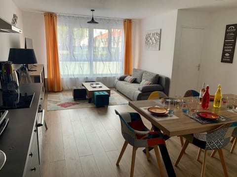 Living room, Dining area