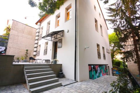 Property building, Day, Neighbourhood, Street view