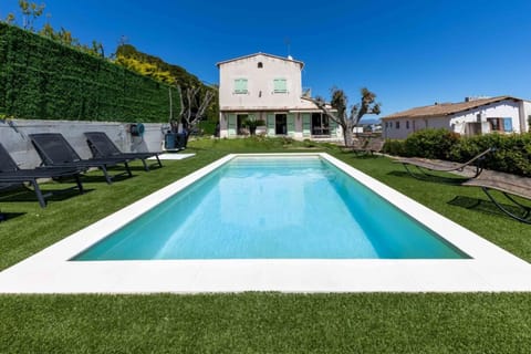 06AK1 - Villa 4 bedrooms swimming pool and sauna Villa in Villeneuve-Loubet