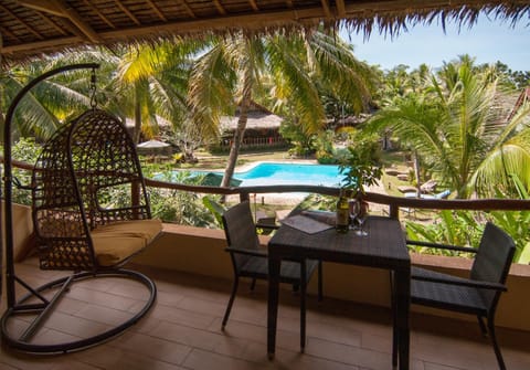 Balcony/Terrace, Seating area, Pool view