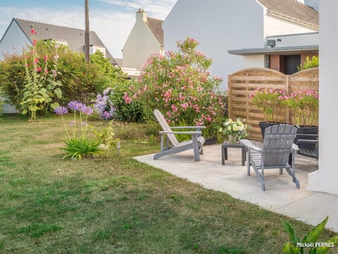 Patio, Garden view