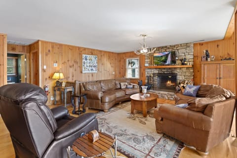 Golden Ridge Getaway House in Watauga