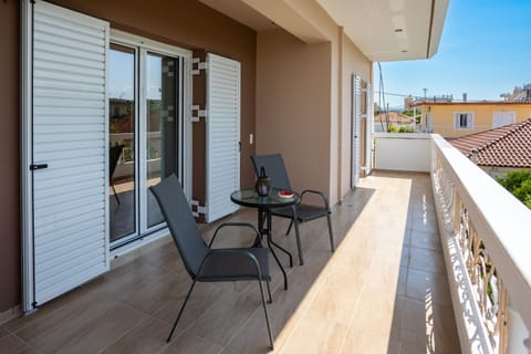 Patio, Day, View (from property/room), Balcony/Terrace