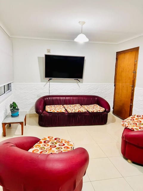 Communal lounge/ TV room, TV and multimedia, Living room, Seating area