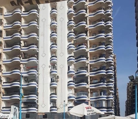 برج العزيزية بانوراما بحر للعائلات فقط Apartment in Alexandria