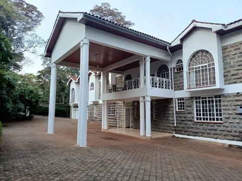 Karen white villa Villa in Nairobi