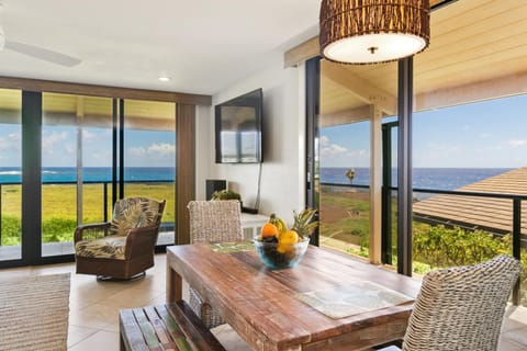 View (from property/room), Dining area, Sea view