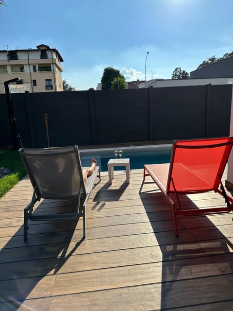 Pool view, Swimming pool, sunbed