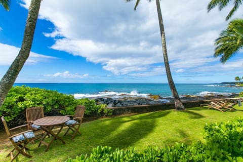 Classic 3br Oceanfront Cottage - Alekona Kauai House in Poipu