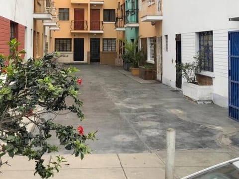 Sta Catalina / San Isidro , Furnished Family Home Apartment in Lince