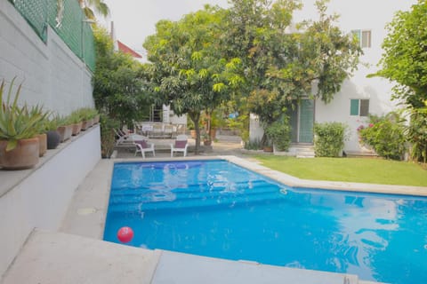 Casa de invitados con piscina Casa in Jiutepec