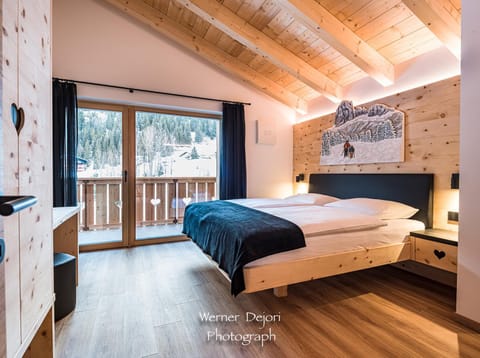 Property building, Living room, Bedroom
