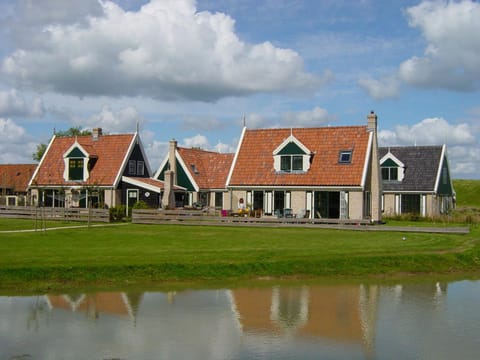 Comfy villa in Wieringer style near the Wadden Sea Villa in Hippolytushoef