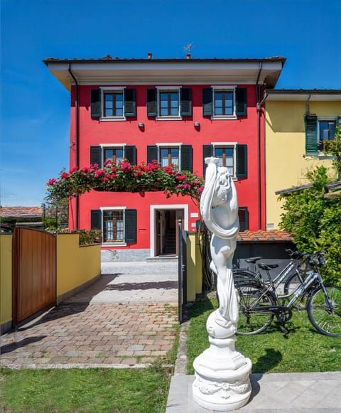 B&B Il Giardino dei Poeti and Apartaments Bed and Breakfast in Lucca