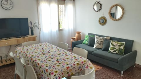 Casa y monoambiente para 8 patio y 3 garaje - Tangará House in Posadas