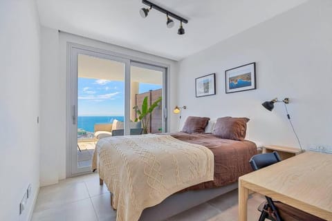 Stunning 2 bedroom apartment. Condo in Fuengirola