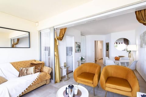C4 - 1 BDR Facing Sea & Beach - Parking, Tennis & Wifi Apartment in Cannes