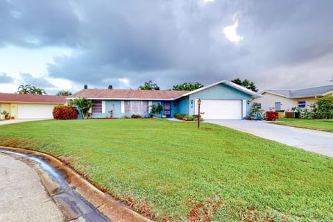 Bahama Blue Retreat House in Bradenton