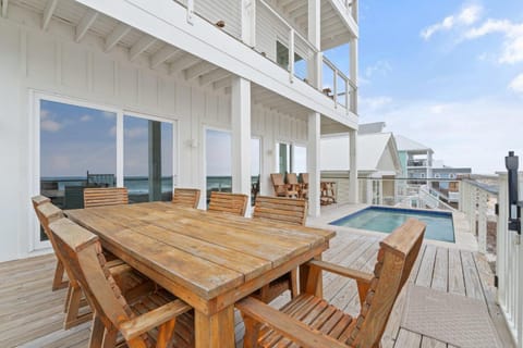 ShipFaced Beach House House in West Beach