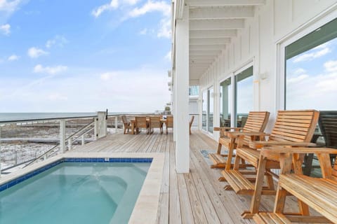 ShipFaced Beach House House in West Beach