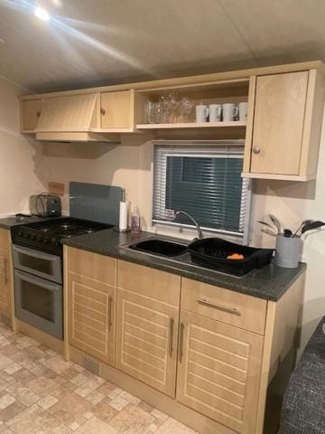 Holiday Park Home House in Towyn