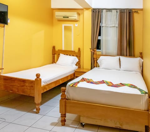 La Flamboyant Hotel Bed and Breakfast in Dominica