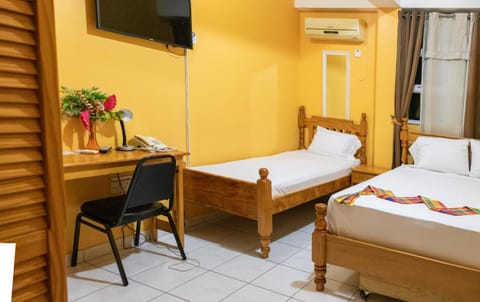 La Flamboyant Hotel Bed and Breakfast in Dominica