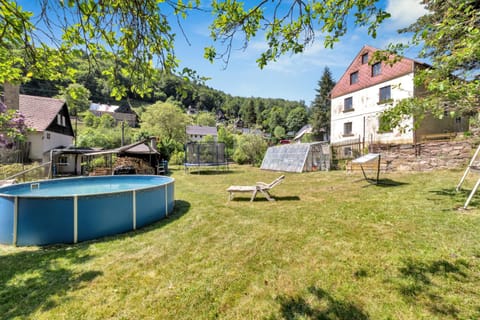 Garden, Swimming pool