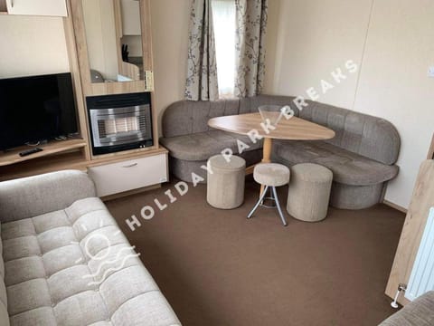 Aloha - Cosy 2 Bed Close to Venue at Seal Bay, Selsey House in Selsey