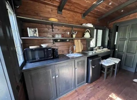 Roulotte / Tiny House dans les Alpilles Luxury tent in Saint-Remy-de-Provence