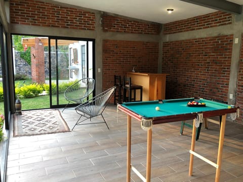 Billiard, Billiard, Darts, Game Room, Garden, Lounge or bar