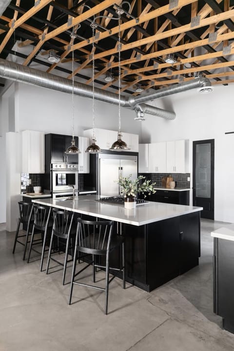 Modern Industrial-Near Old Town House in Scottsdale