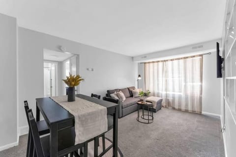 Maple Heights Getaway Condo in Cleveland Heights