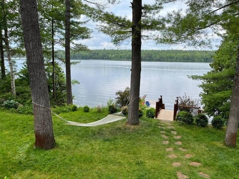 Macwan's Lakefront Cottage Haus in Greater Madawaska