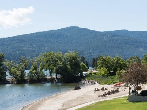 Beautiful Lakefront Condo With Resort Amenities Spa - Seasons At Sandpoint Condo in Sandpoint