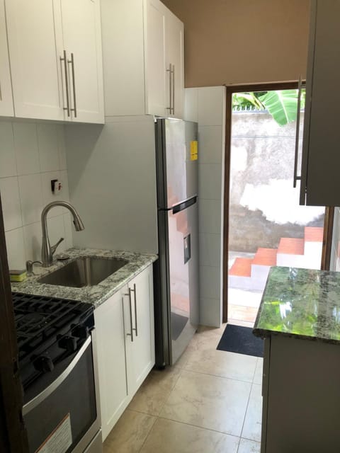 Kitchen or kitchenette, pet friendly, stove