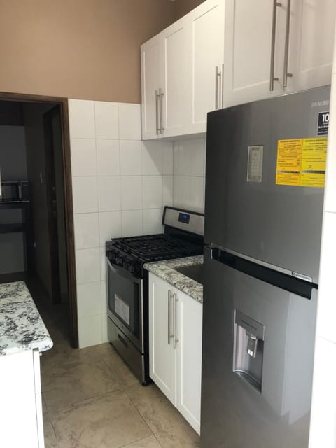 Kitchen or kitchenette, minibar, pet friendly, stove