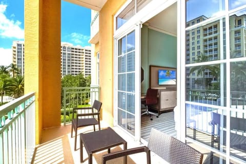Stunning Studio Apartment Located at the Ritz Carlton-Key Biscayne Casa in Key Biscayne