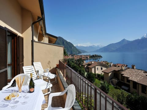 Balcony/Terrace, Lake view